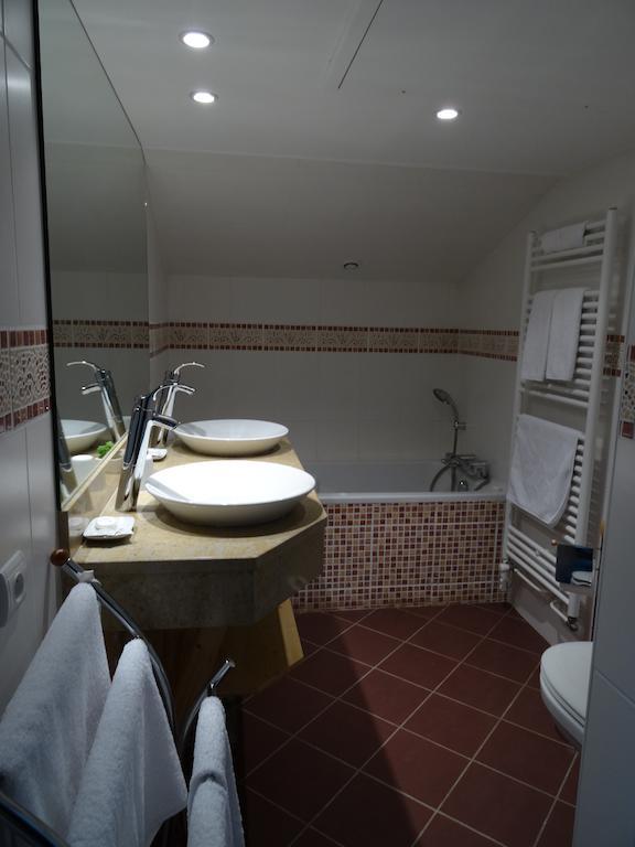 Gentilhommiere De Collonges Bed & Breakfast Prisse Ruang foto